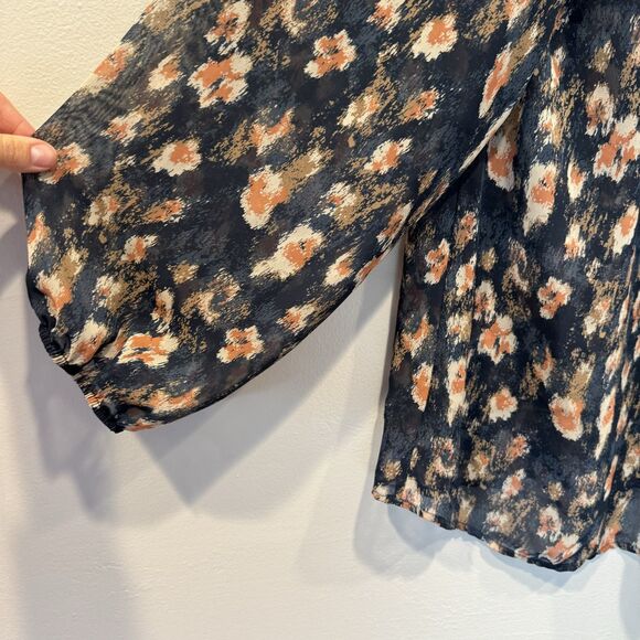 Blouse Long Sleeve Floral Print Pink Flowy Lightweight Career Womens sz Small - Picture 3 of 7